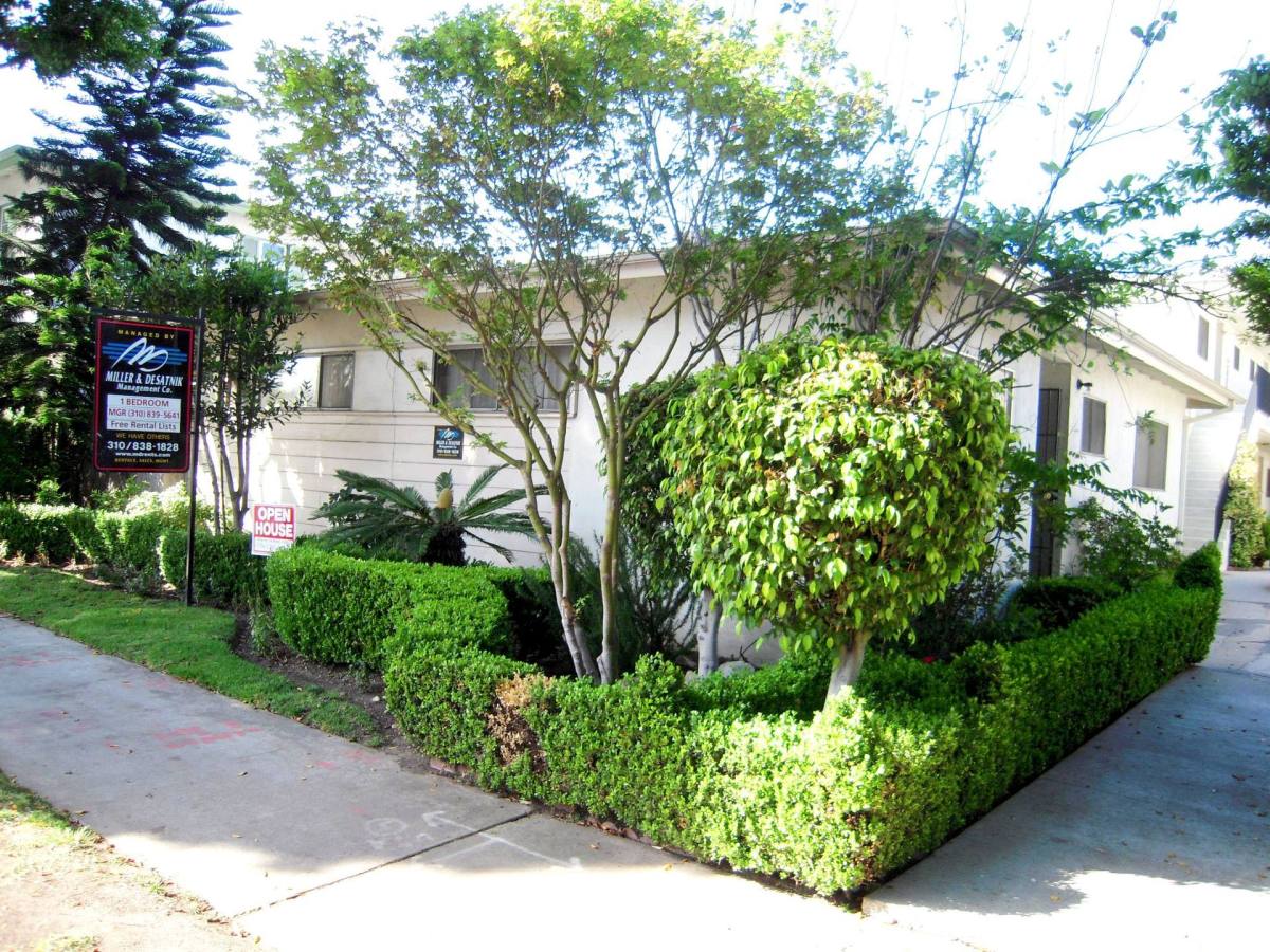 Apartment for rent at 4430 Overland Ave, Culver City, CA 90230
