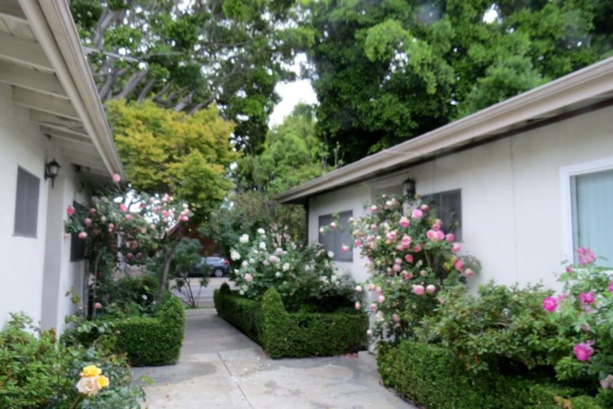 Apartment for rent at 4430 Overland Ave, Culver City, CA 90230
