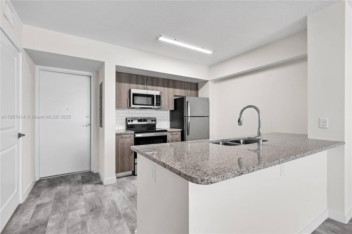 Apartment for rent at 400 NW 112th Ave #323, Miami, FL 33172