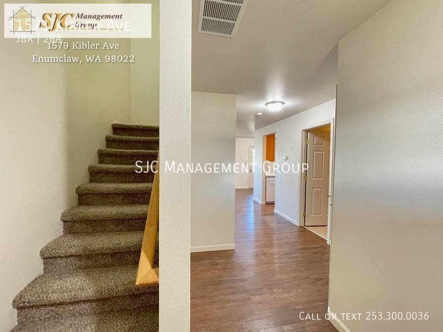 Townhouse for rent at 1571 Kibler Ave, Enumclaw, WA 98022