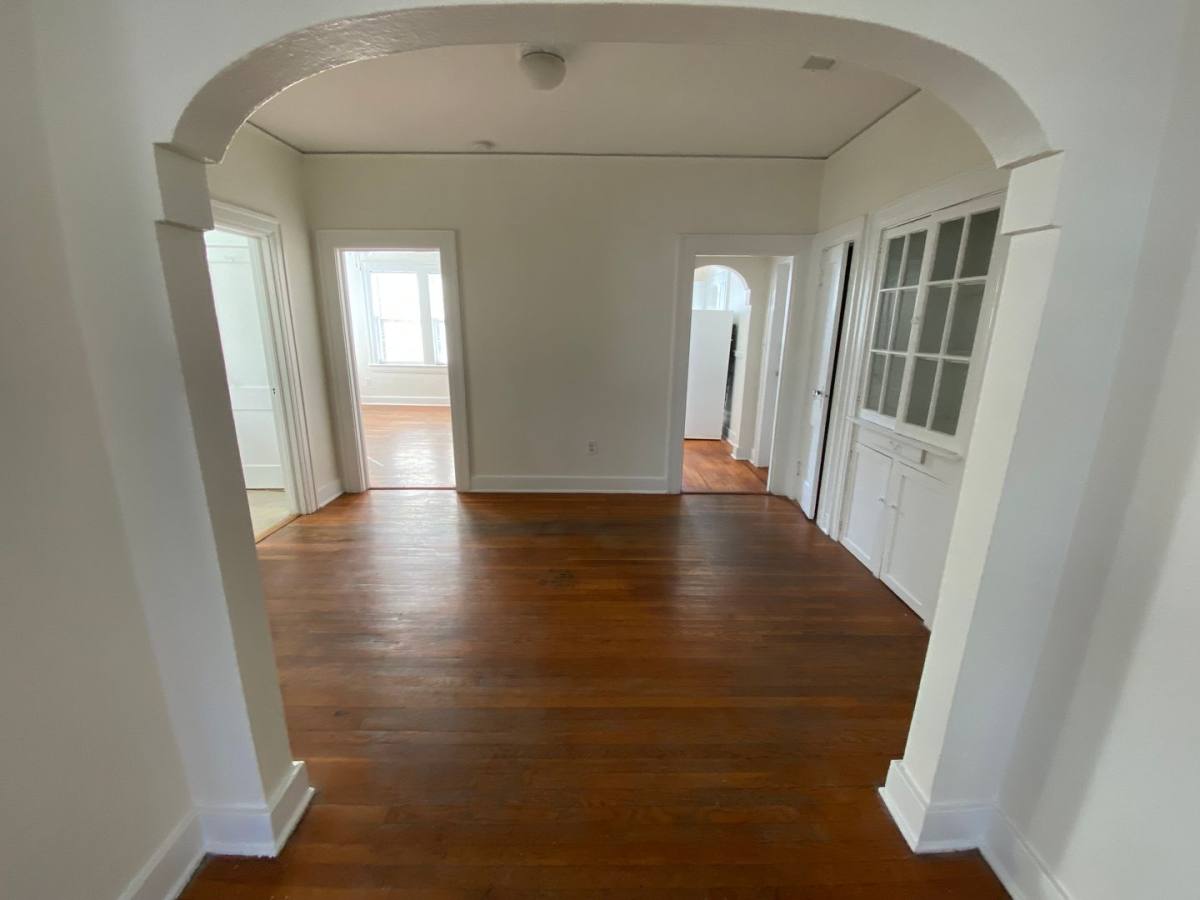 Apartment for rent at 29 E 34th St, Savannah, GA 31401