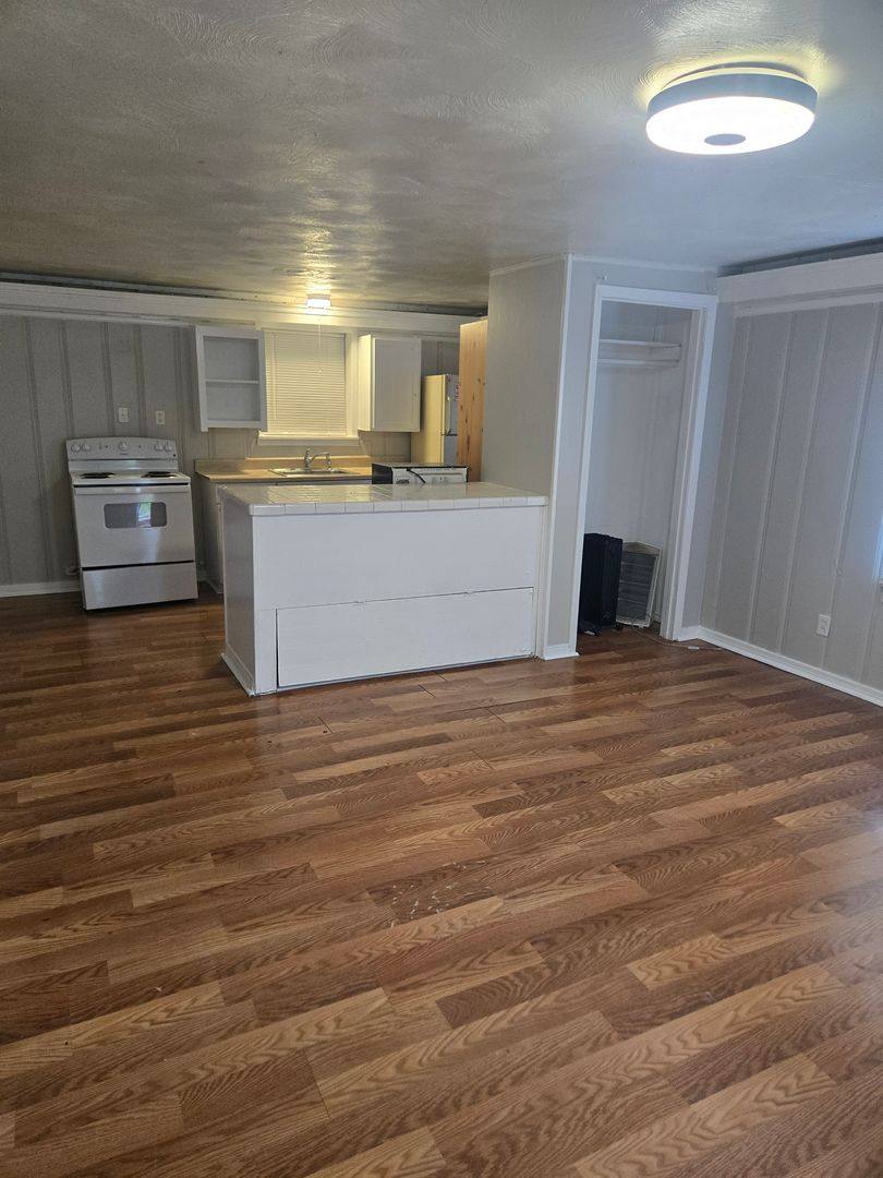 Apartment for rent at 2604-10 Bomar Ave, Fort Worth, TX 76103