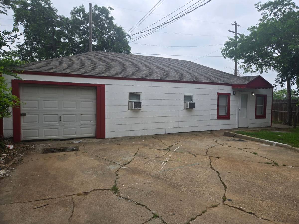 Apartment for rent at 2604-10 Bomar Ave, Fort Worth, TX 76103