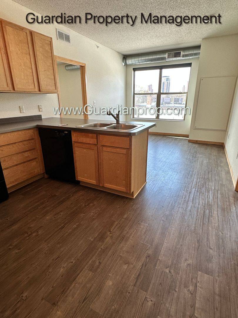 Apartment for rent at 811 4th St SE, Minneapolis, MN 55414