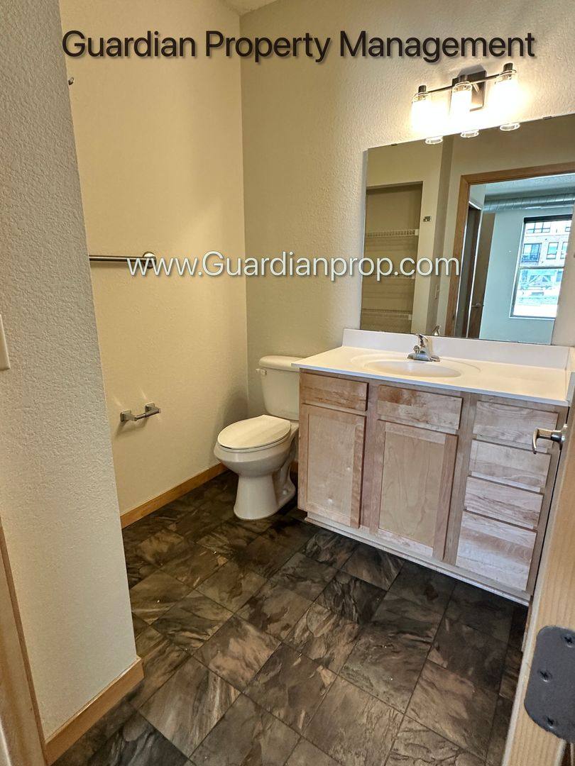 Apartment for rent at 811 4th St SE, Minneapolis, MN 55414
