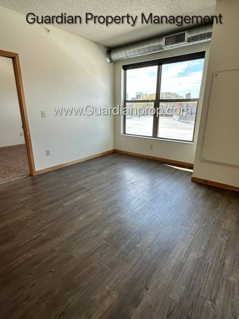 Apartment for rent at 811 4th St SE, Minneapolis, MN 55414