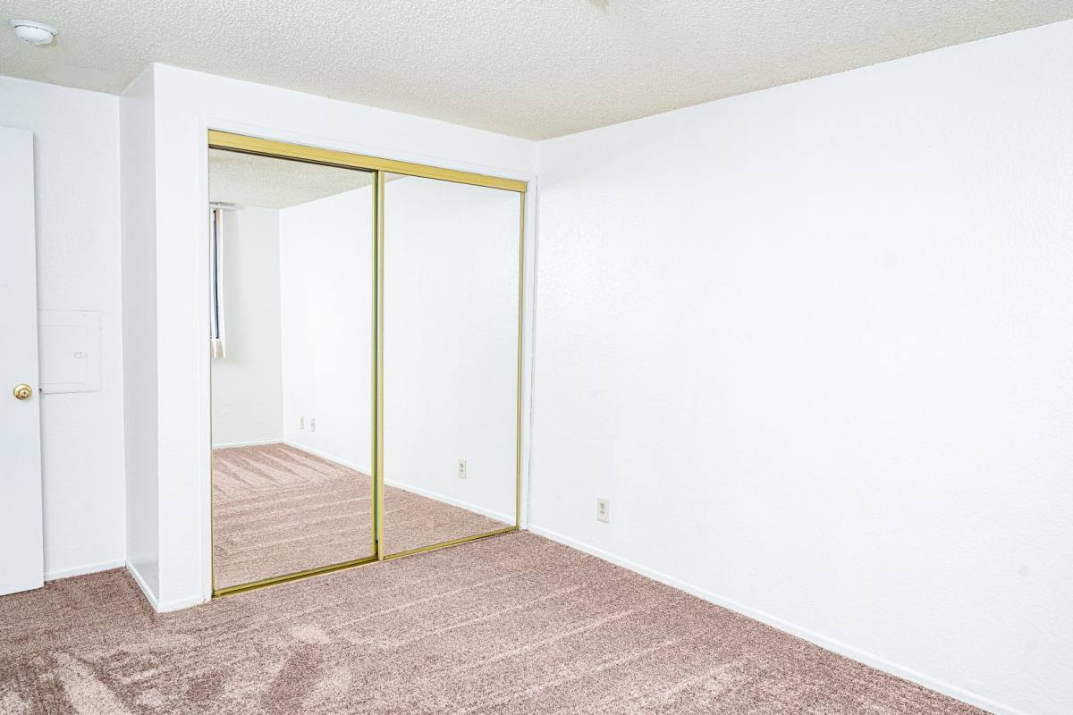 Apartment for rent at 12100 Birch Ave, Hawthorne, CA 90250