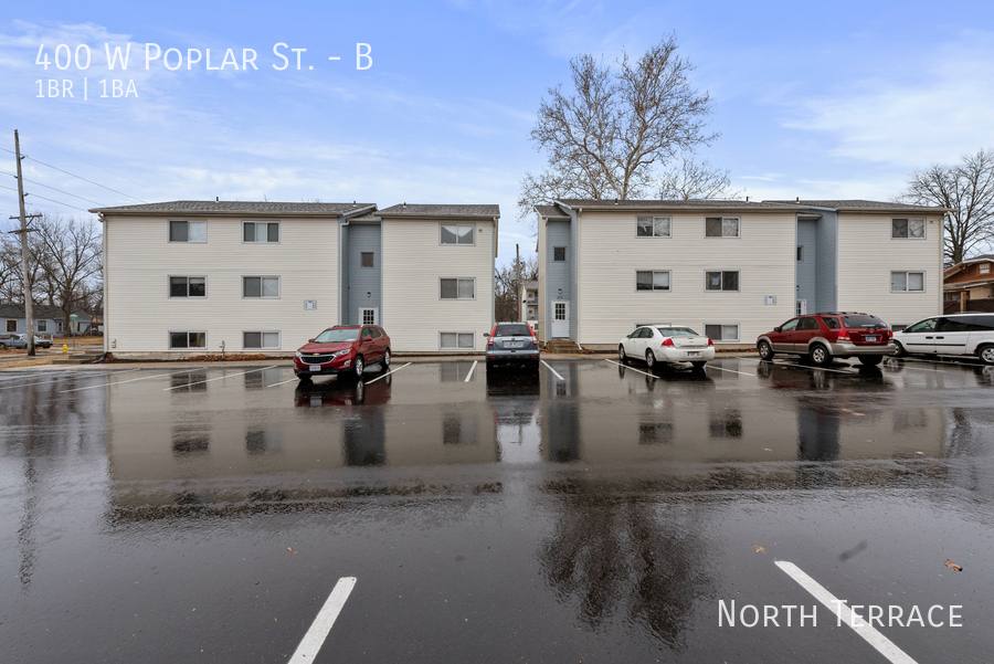 Apartment for rent at 400 W Poplar St #B, Olathe, KS 66061
