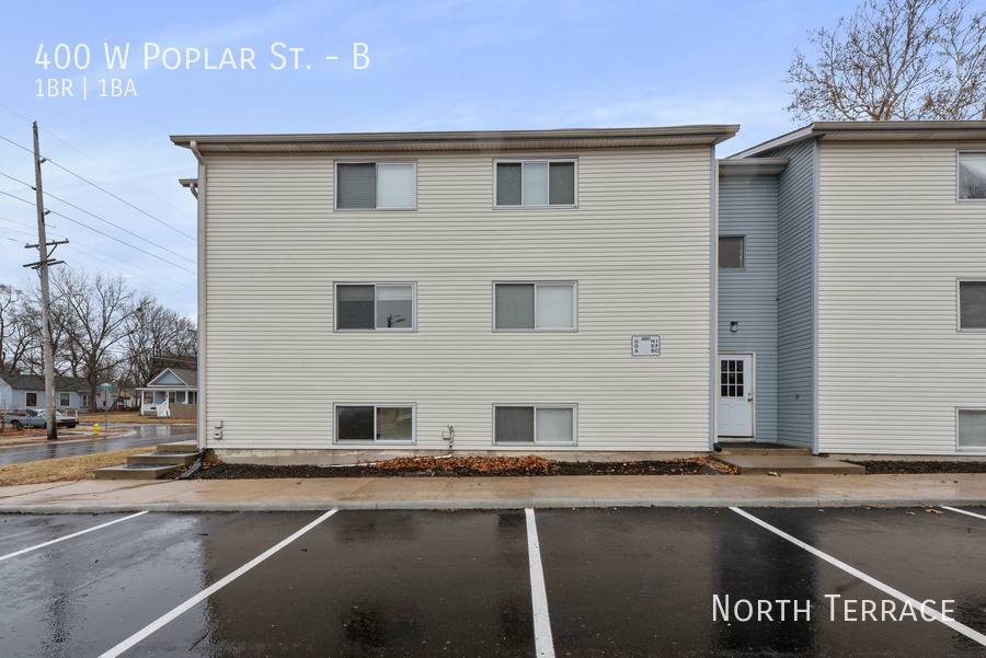 Apartment for rent at 400 W Poplar St #B, Olathe, KS 66061