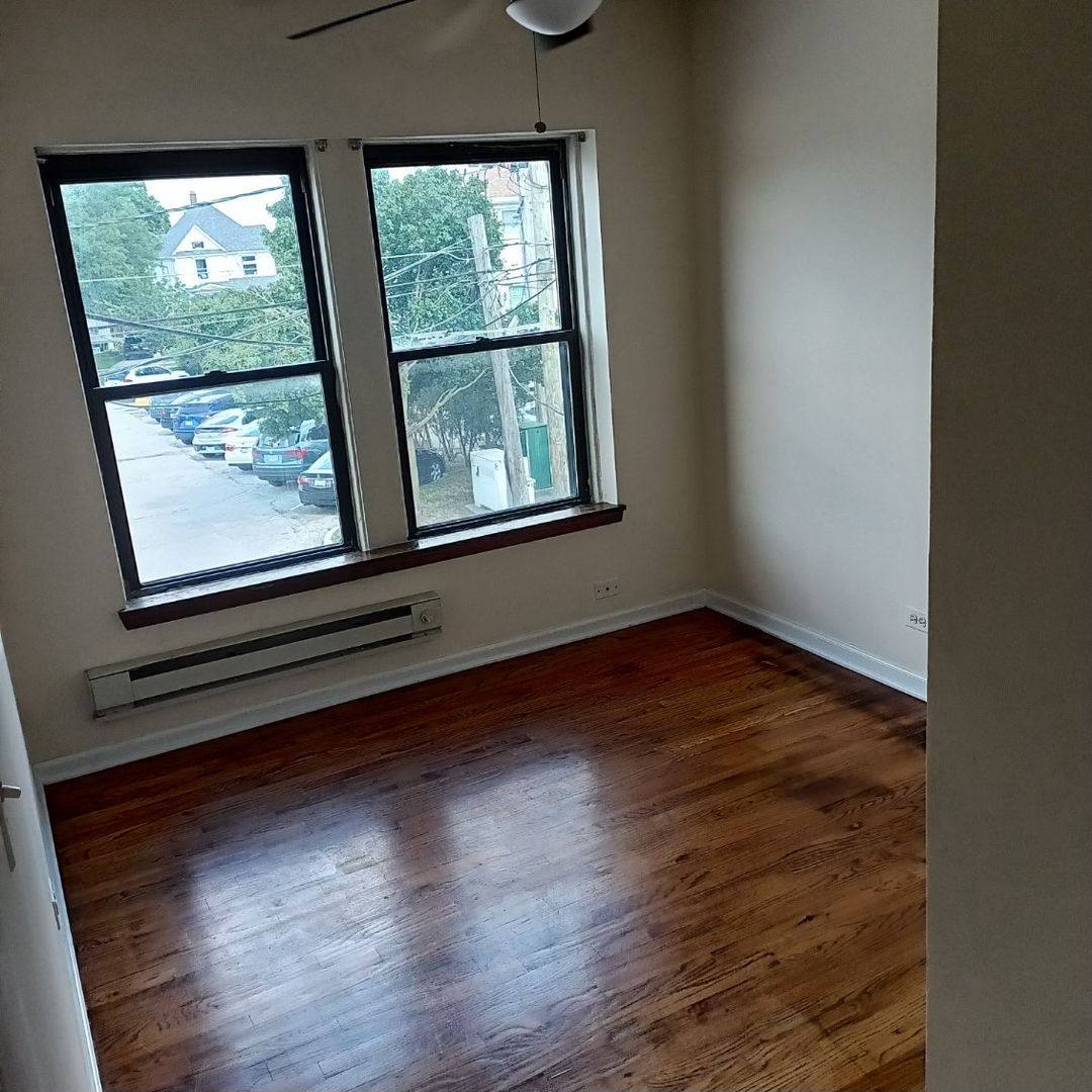 Apartment for rent at 7-155 S Lagrange Rd, La Grange, IL 60525