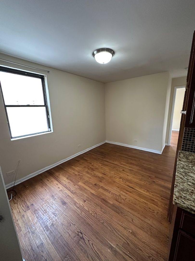 Apartment for rent at 7-155 S Lagrange Rd, La Grange, IL 60525