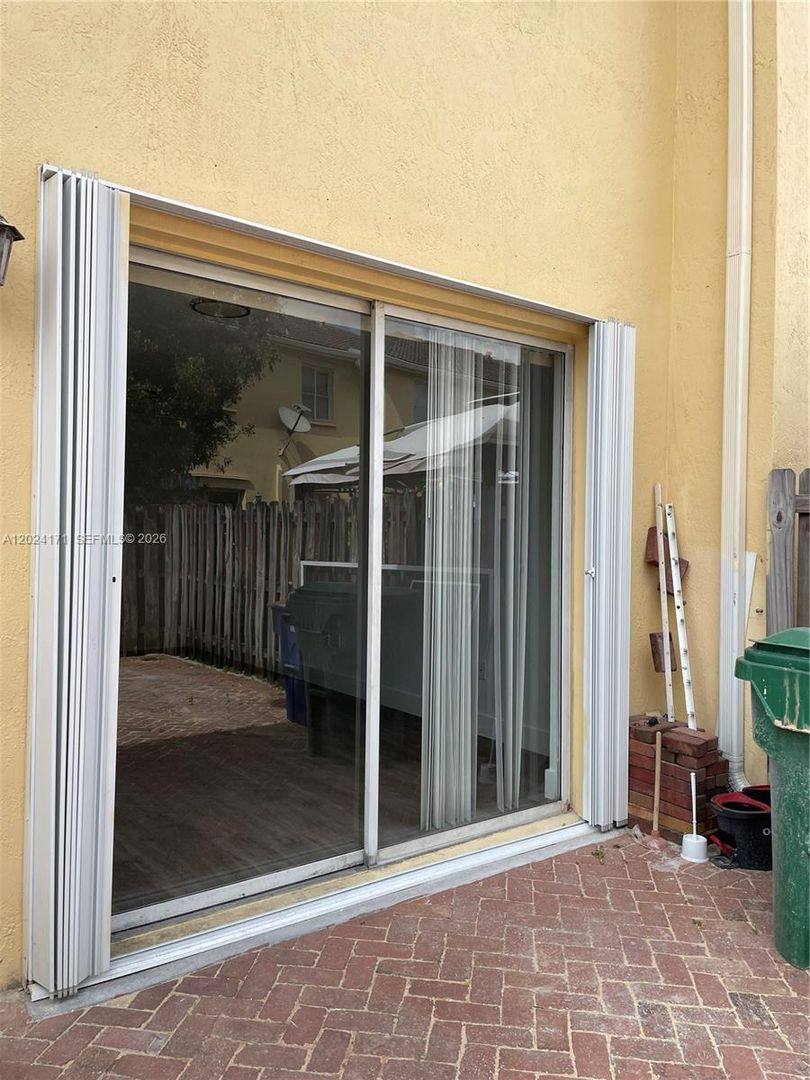 Townhouse for rent at 6960 NW 177th St, Hialeah, FL 33015