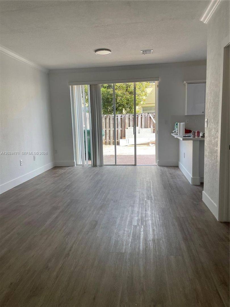 Townhouse for rent at 6960 NW 177th St, Hialeah, FL 33015