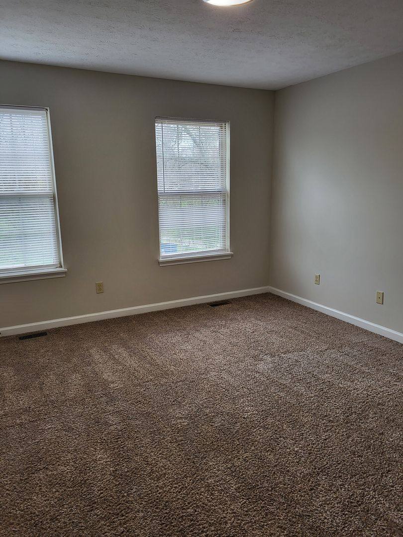 Apartment for rent at 102 Kayla Dr, Berea, KY 40403
