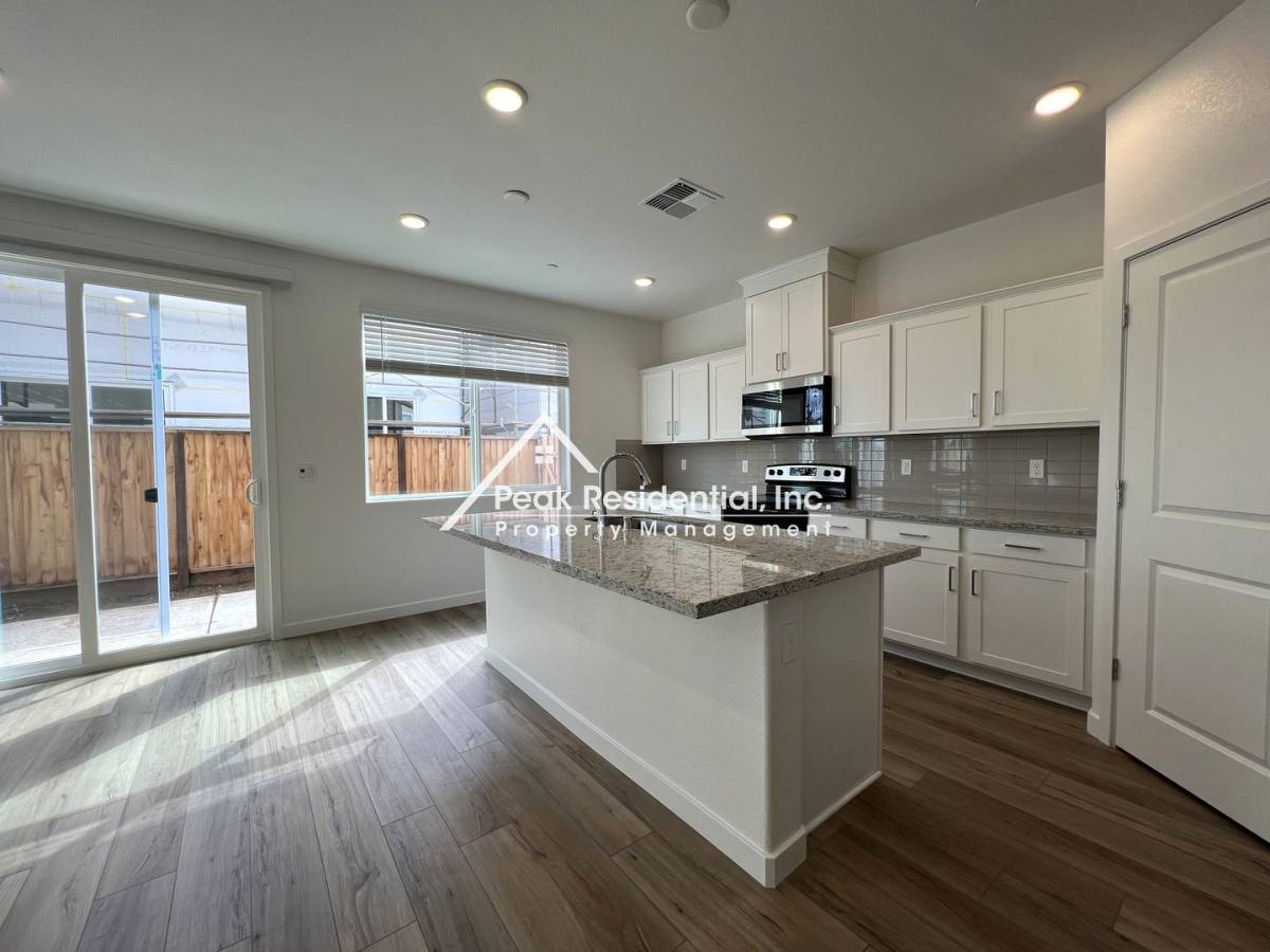 House for rent at 5218 Senesta Circle, Sacramento, CA 95824