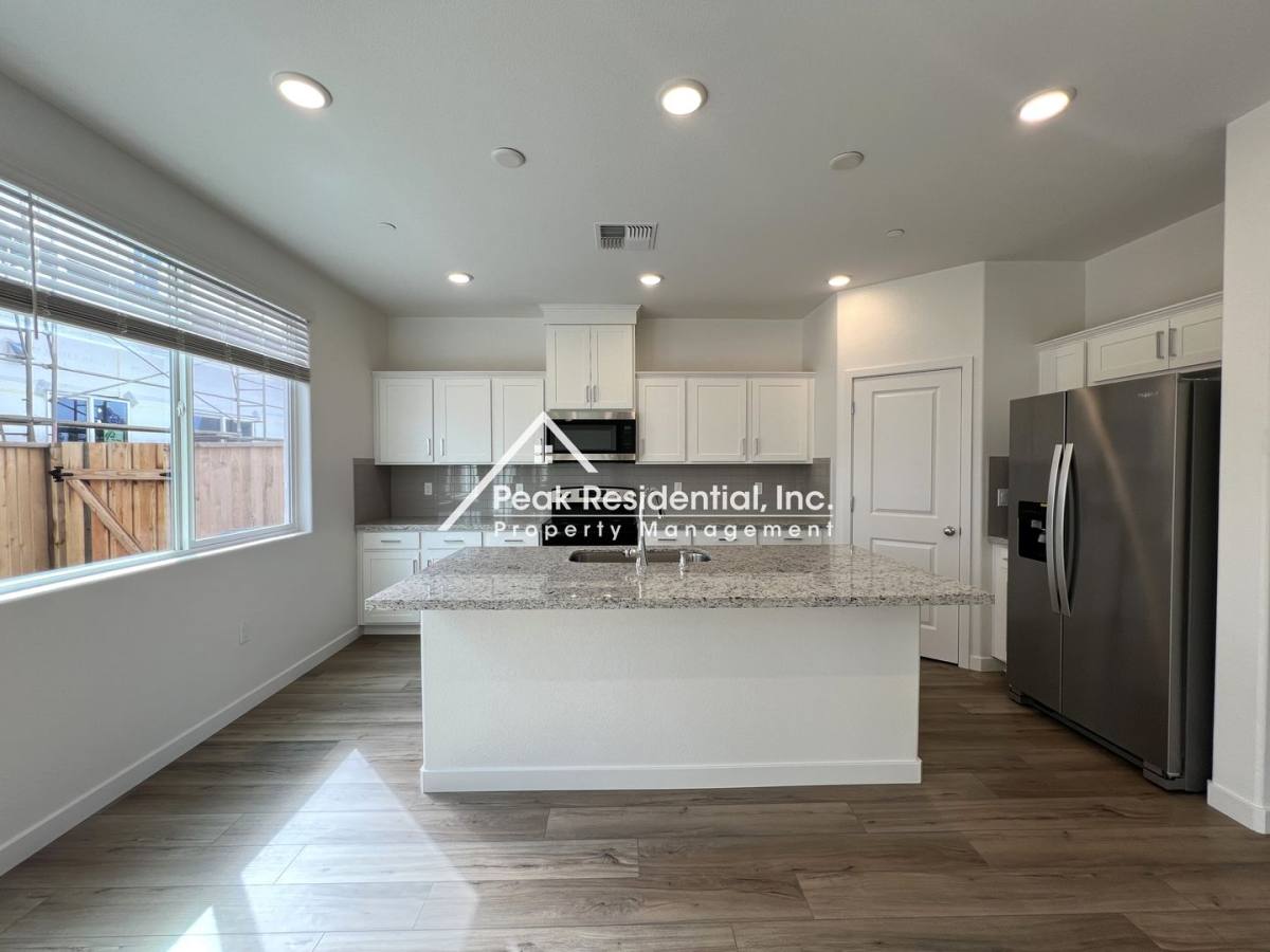 House for rent at 5218 Senesta Circle, Sacramento, CA 95824