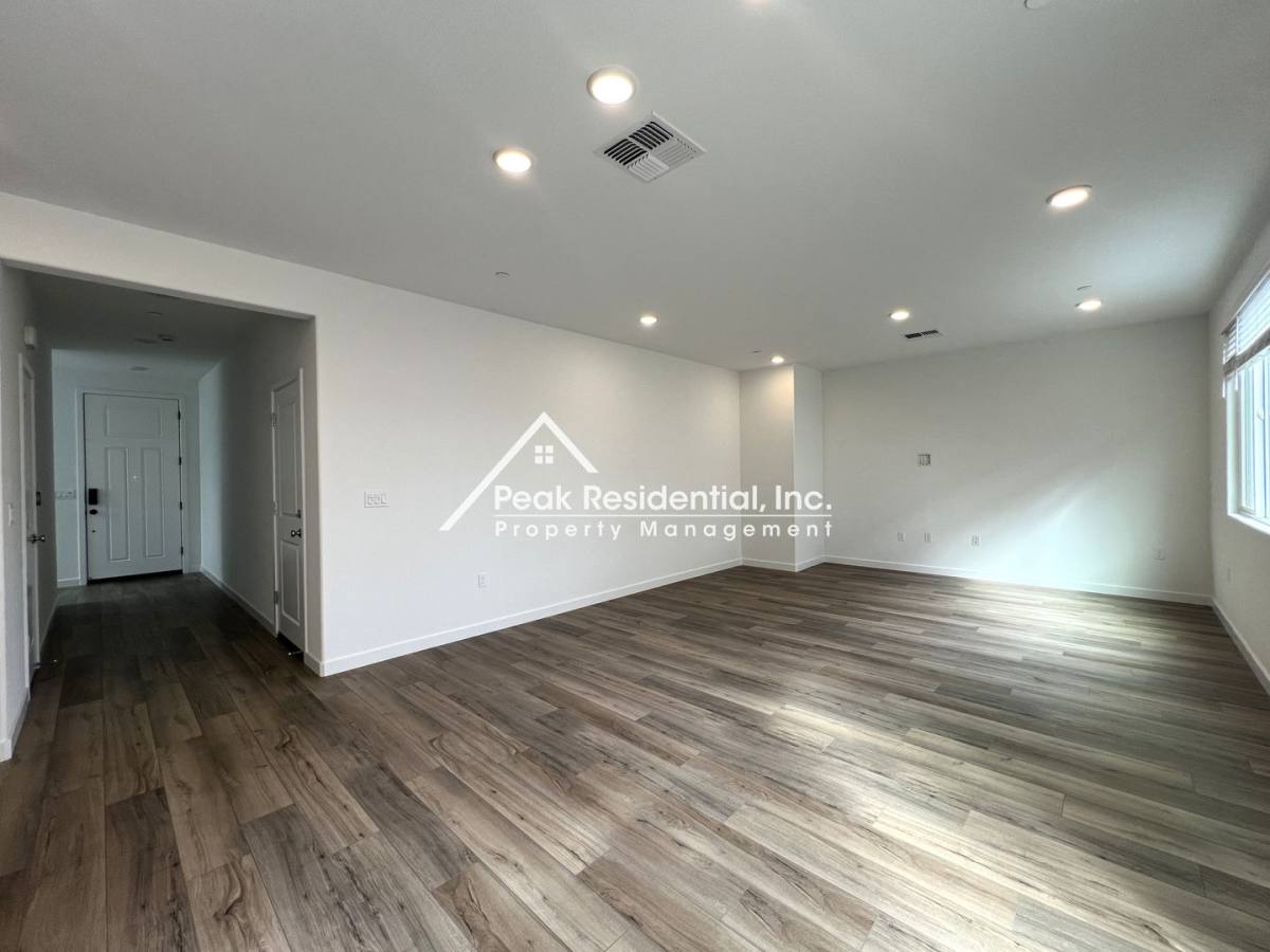 House for rent at 5218 Senesta Circle, Sacramento, CA 95824