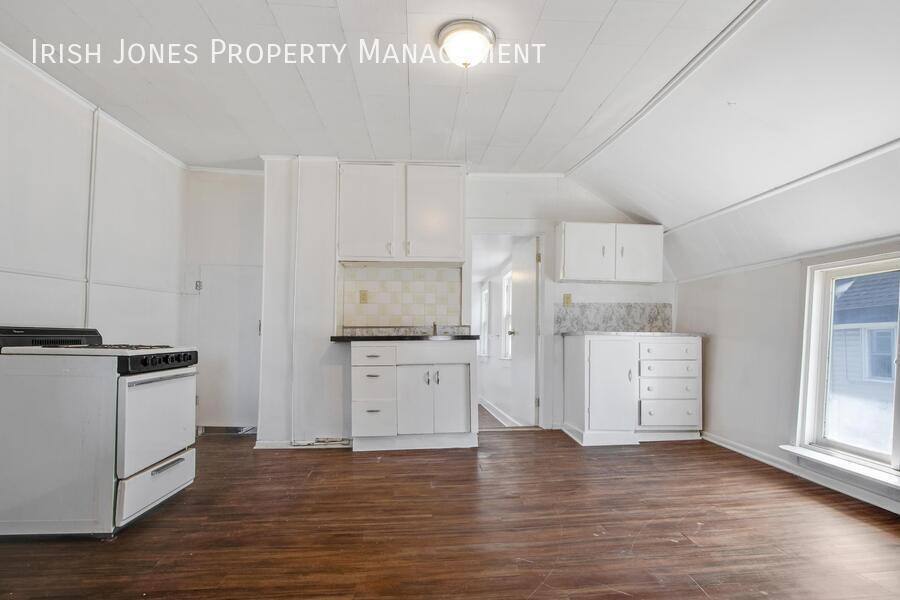 Apartment for rent at 215 Thompson St #2, Buffalo, NY 14207