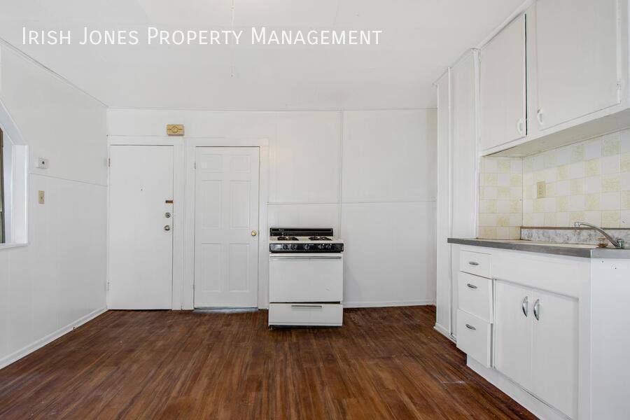 Apartment for rent at 215 Thompson St #2, Buffalo, NY 14207