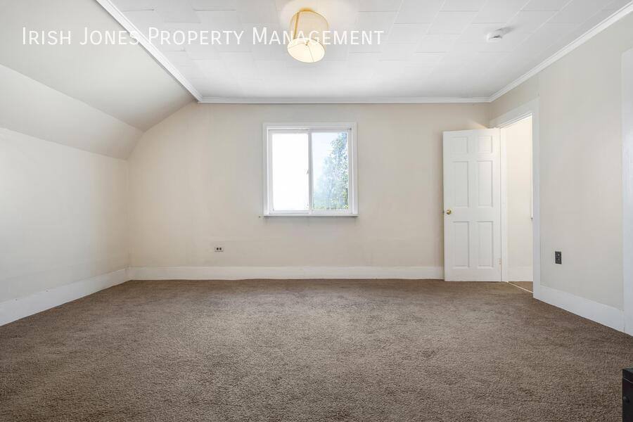 Apartment for rent at 215 Thompson St #2, Buffalo, NY 14207