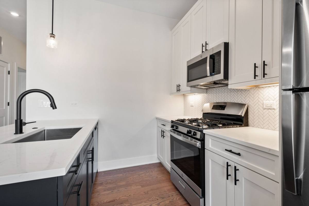 Apartment for rent at 1839 W Irving Park Rd, Chicago, IL 60613