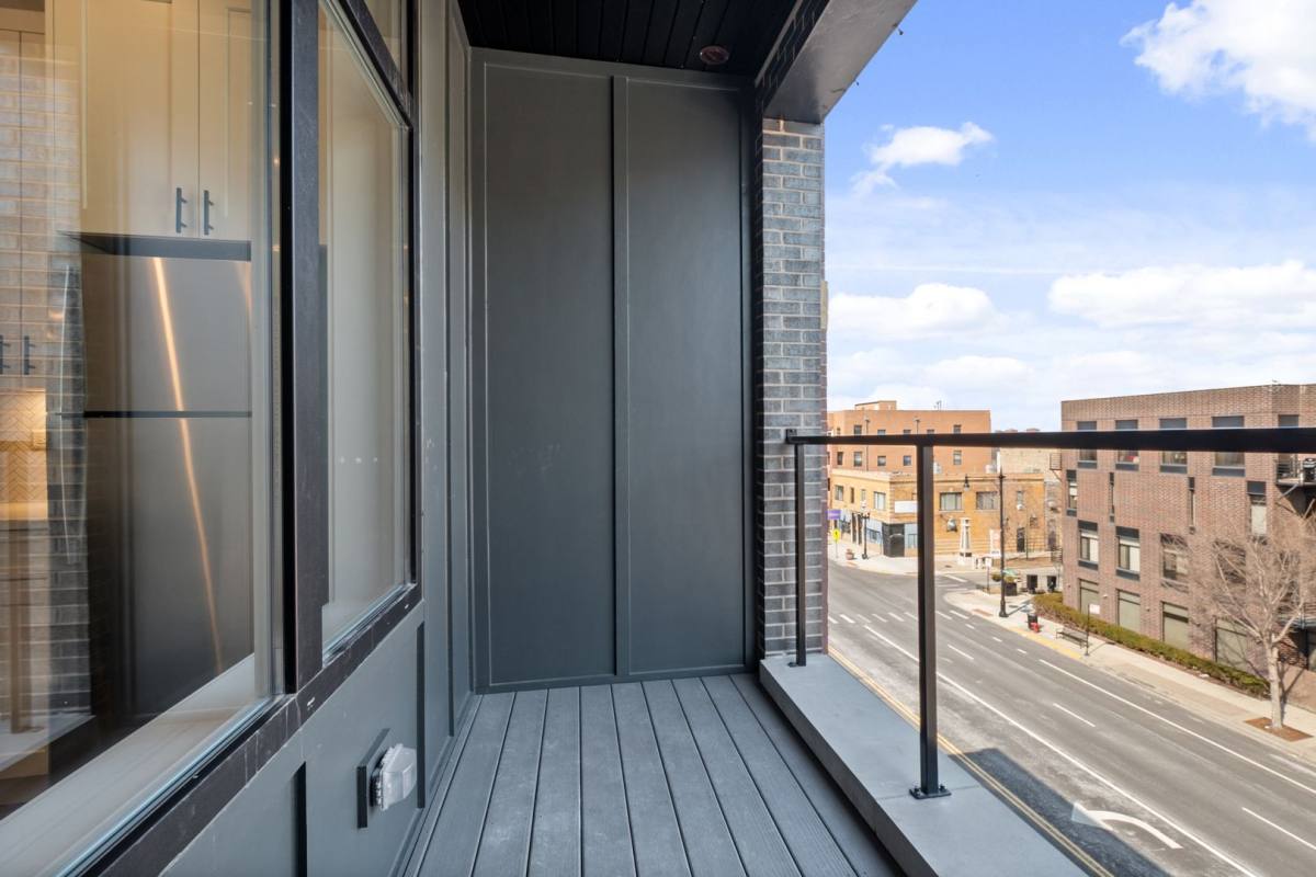 Apartment for rent at 1839 W Irving Park Rd, Chicago, IL 60613