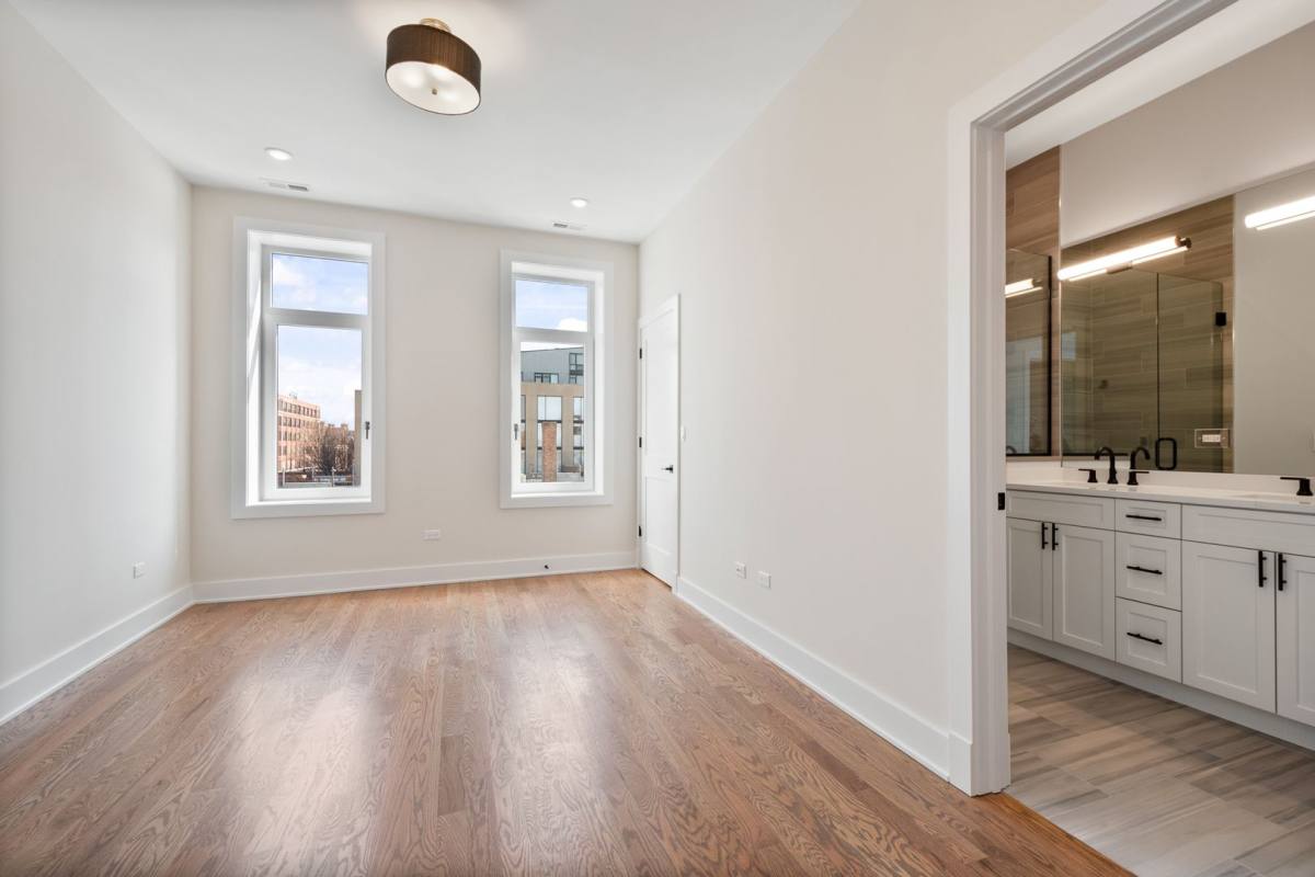 Apartment for rent at 1839 W Irving Park Rd, Chicago, IL 60613