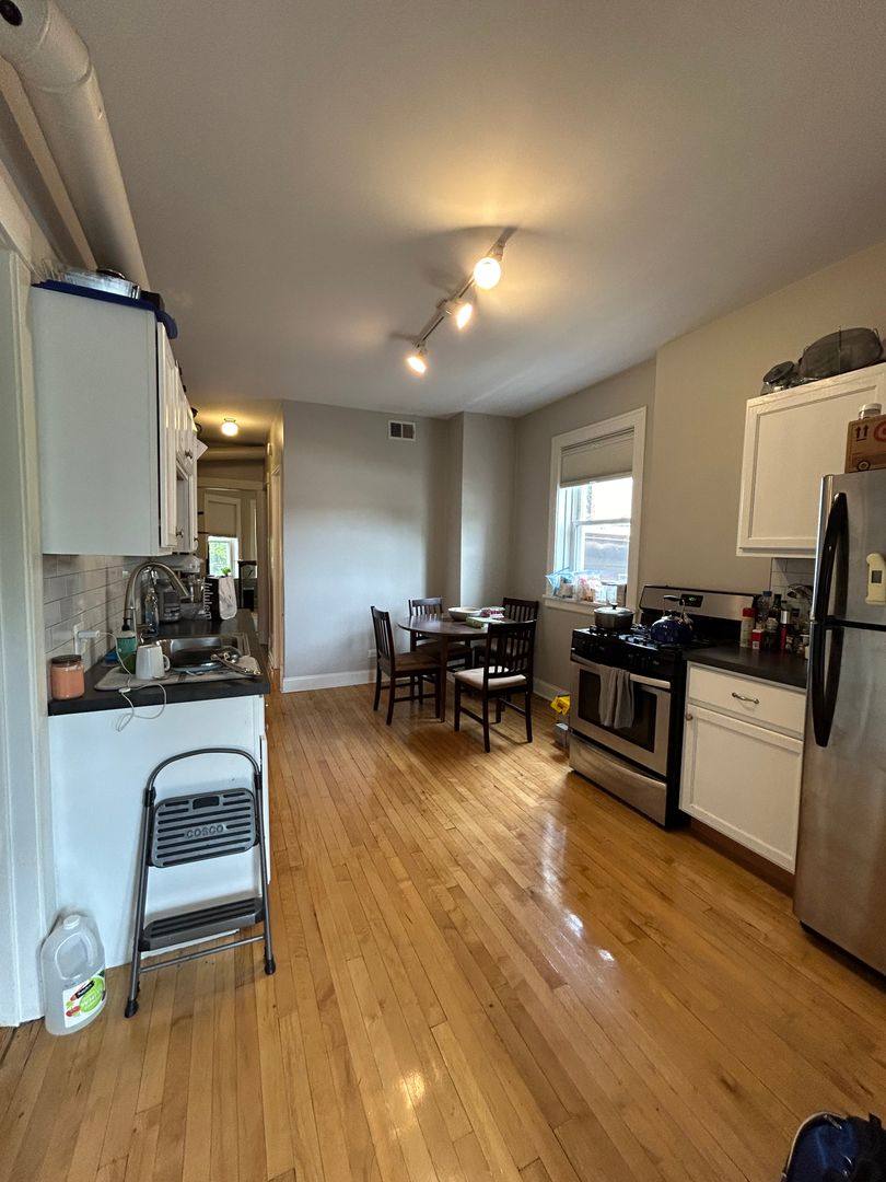 Apartment for rent at 1410 W Ohio St #2, Chicago, IL 60642