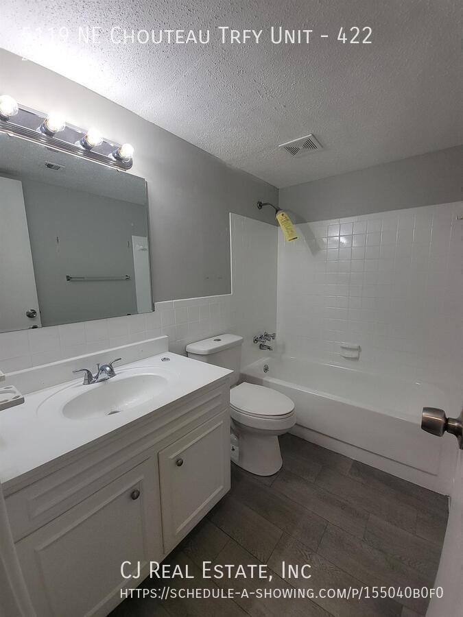 Apartment for rent at 5119 NE Chouteau Trafficway #422, Kansas City, MO 64119