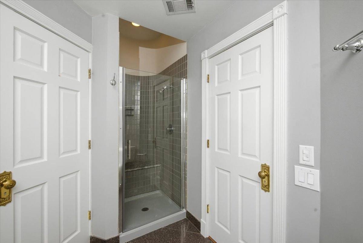 Apartment for rent at 501 N Wells #2W, Chicago, IL 60654