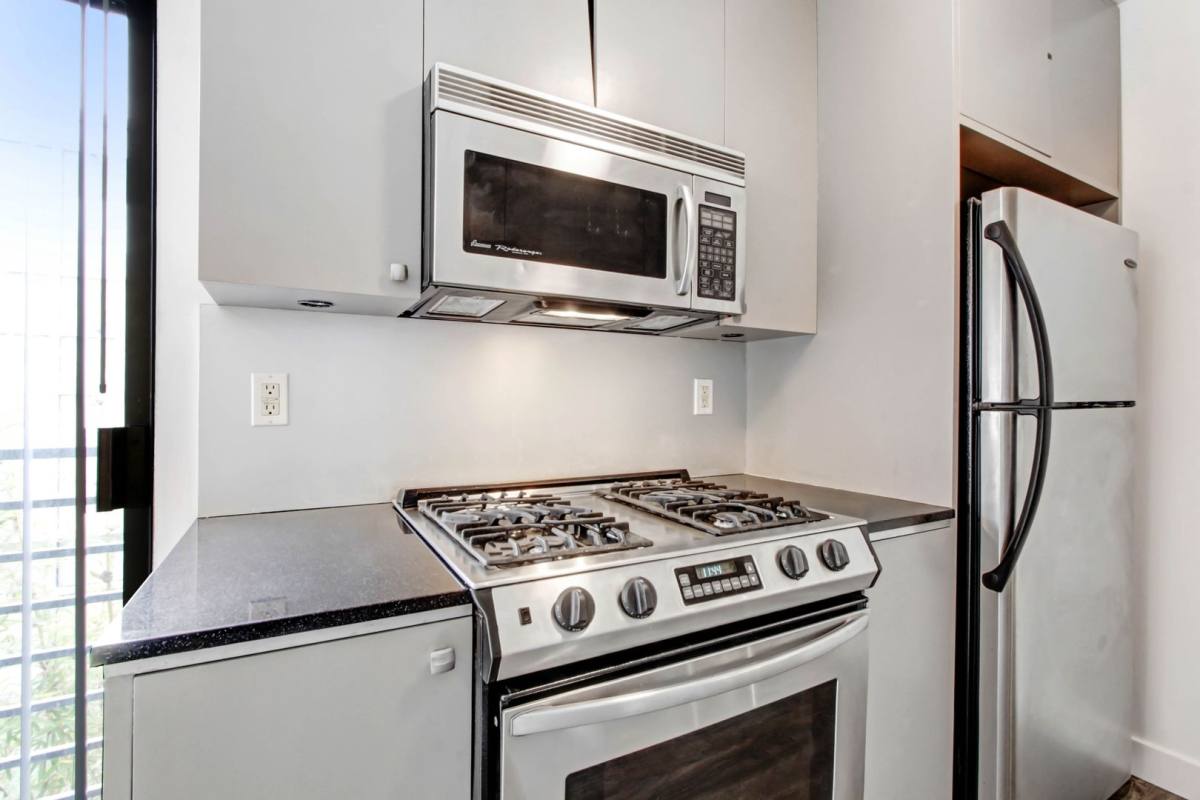Apartment for rent at 117 Pacific St, Santa Monica, CA 90405