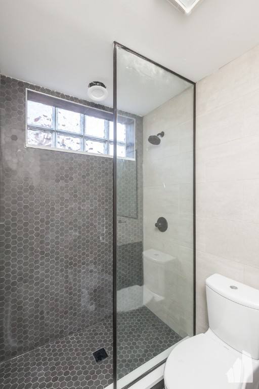 Apartment for rent at 954 W Grace #A101, Chicago, IL 60613
