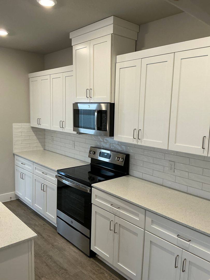House for rent at 640 The Cottages Dr, Godley, TX 76044