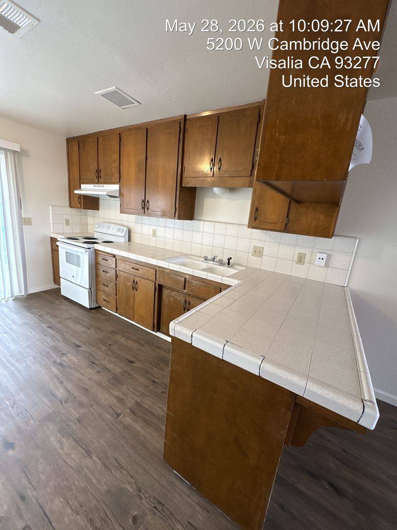 Apartment for rent at 5130-5136 W Cambridge, Visalia, CA 93277