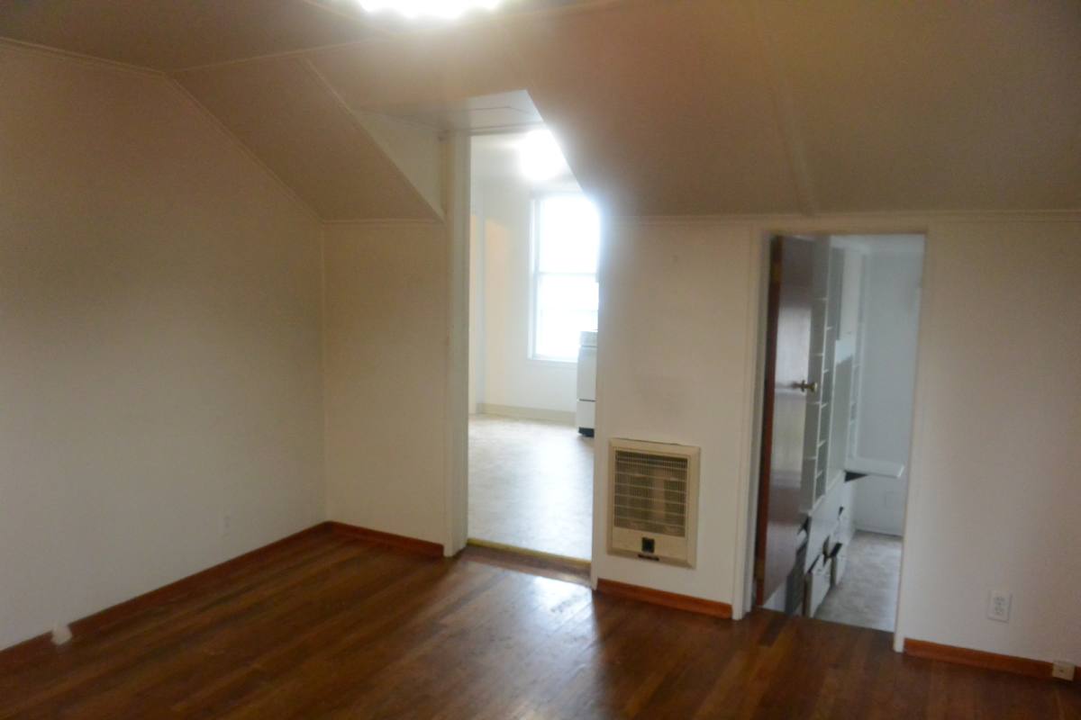 Apartment for rent at 401 E 28th St, Vancouver, WA 98663