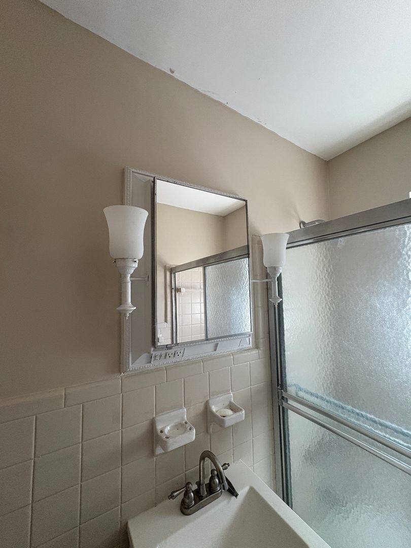House for rent at 422 S Arnold Ave, Lake Worth, FL 33462