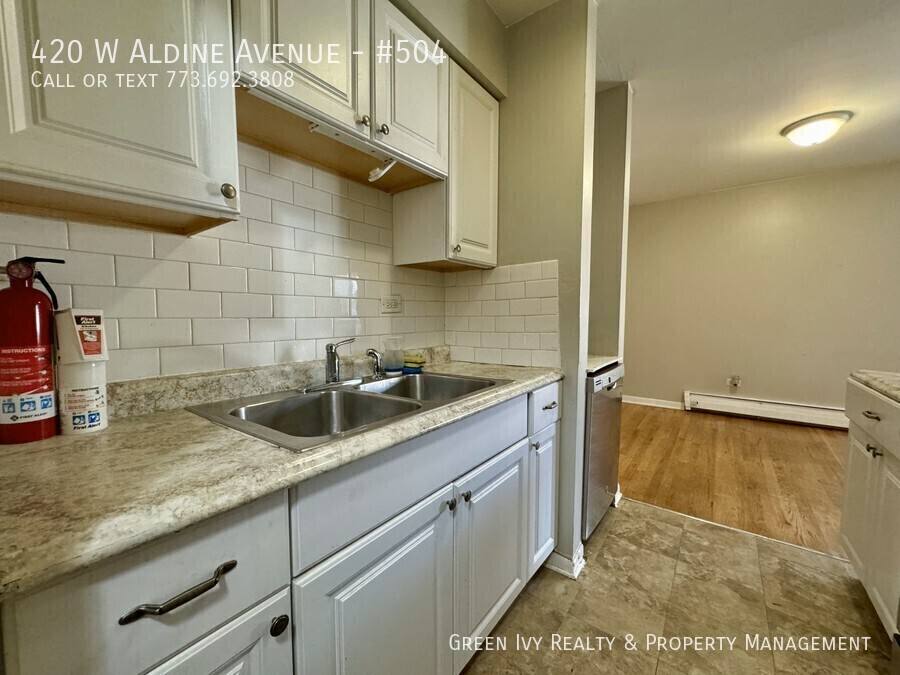 Condo for rent at 420 W Aldine Ave #504, Chicago, IL 60657