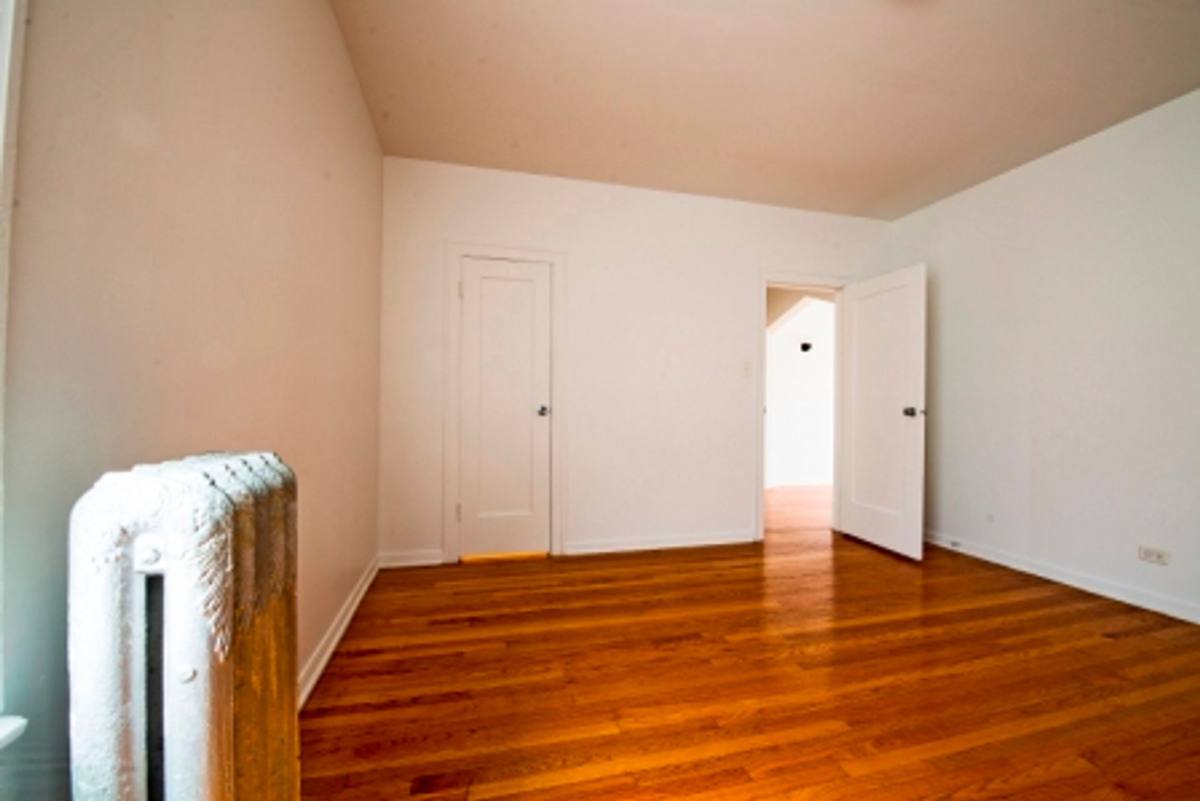 Apartment for rent at 7829 S Phillips Ave, Chicago, IL 60649