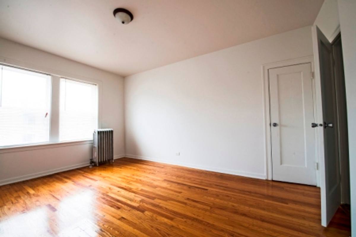 Apartment for rent at 7829 S Phillips Ave, Chicago, IL 60649