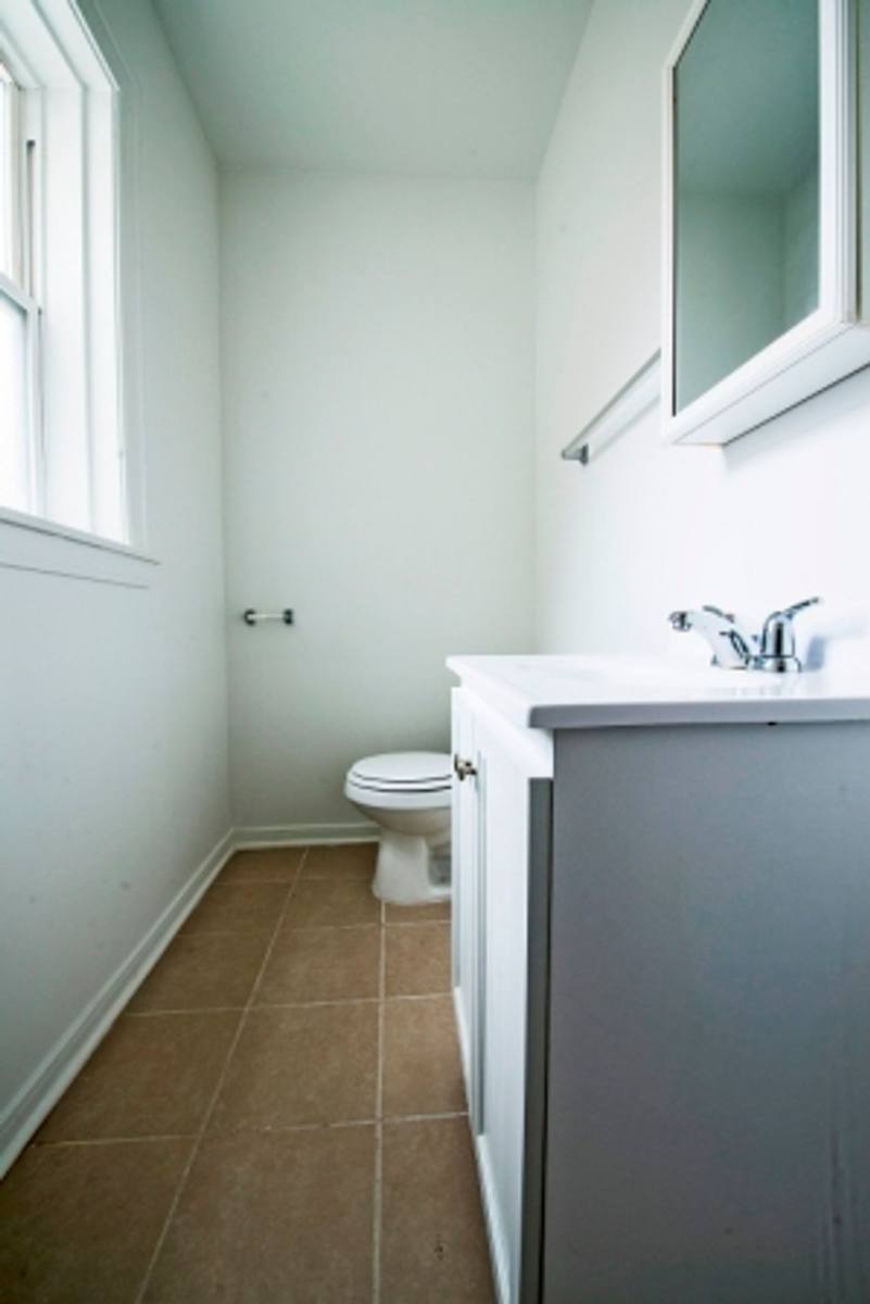 Apartment for rent at 7829 S Phillips Ave, Chicago, IL 60649