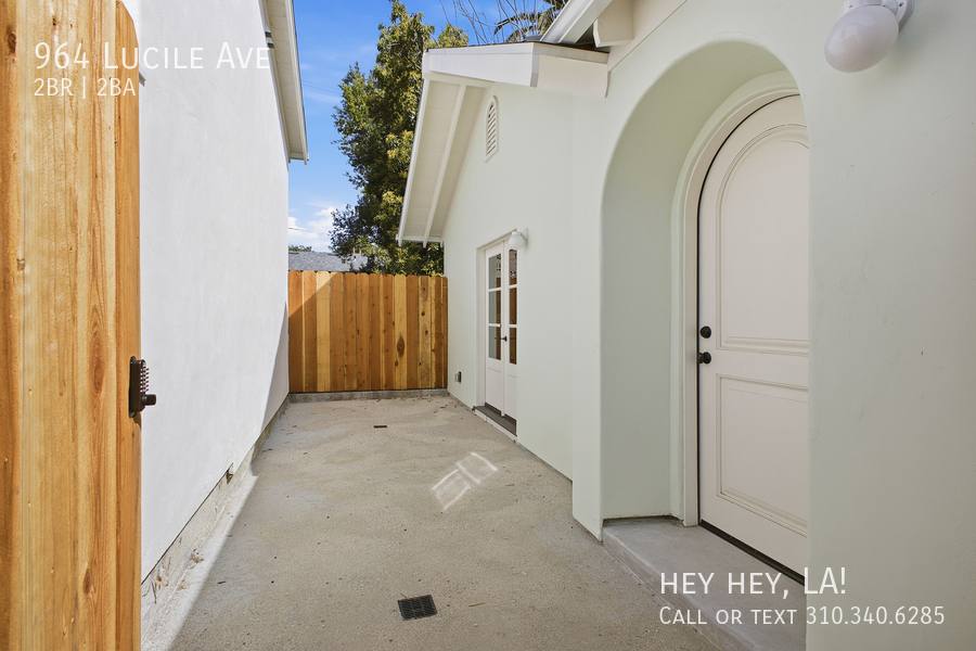 Apartment for rent at 964 Lucile Ave, Los Angeles, CA 90026