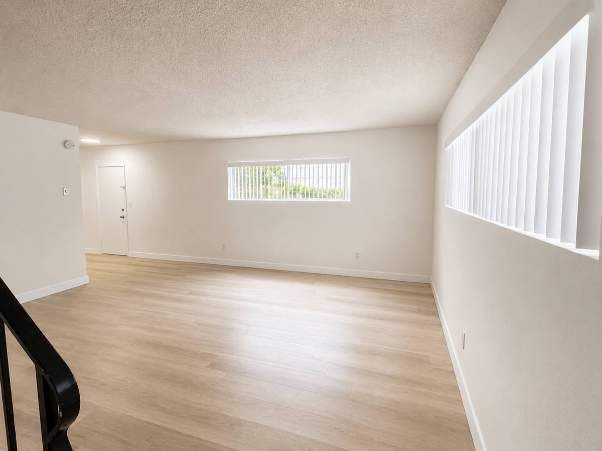 Townhouse for rent at 4200 - 4212 E, Long Beach, CA 90804