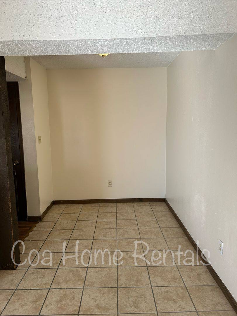 Townhouse for rent at 543 Paula C, Wichita, KS 67209