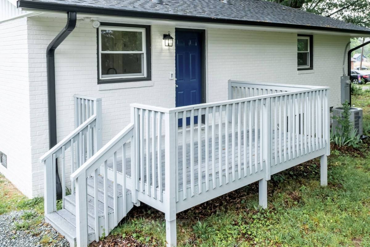 House for rent at 1322 Elm St, Burlington, NC 27217