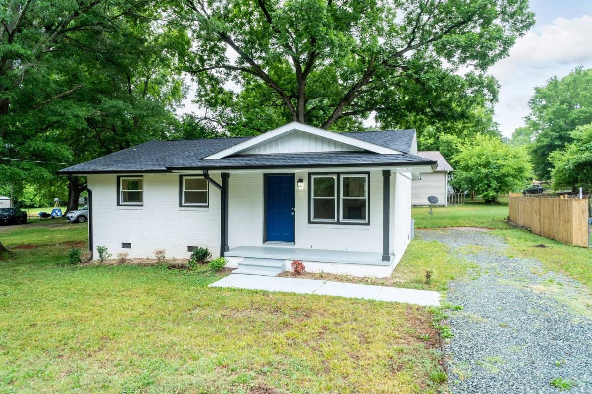 House for rent at 1322 Elm St, Burlington, NC 27217