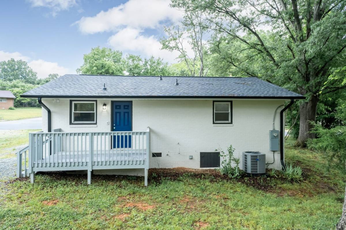 House for rent at 1322 Elm St, Burlington, NC 27217