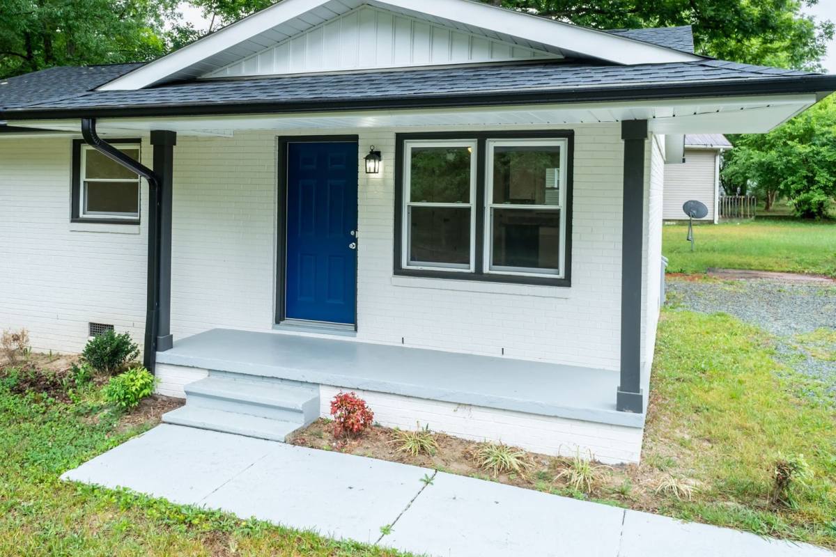 House for rent at 1322 Elm St, Burlington, NC 27217