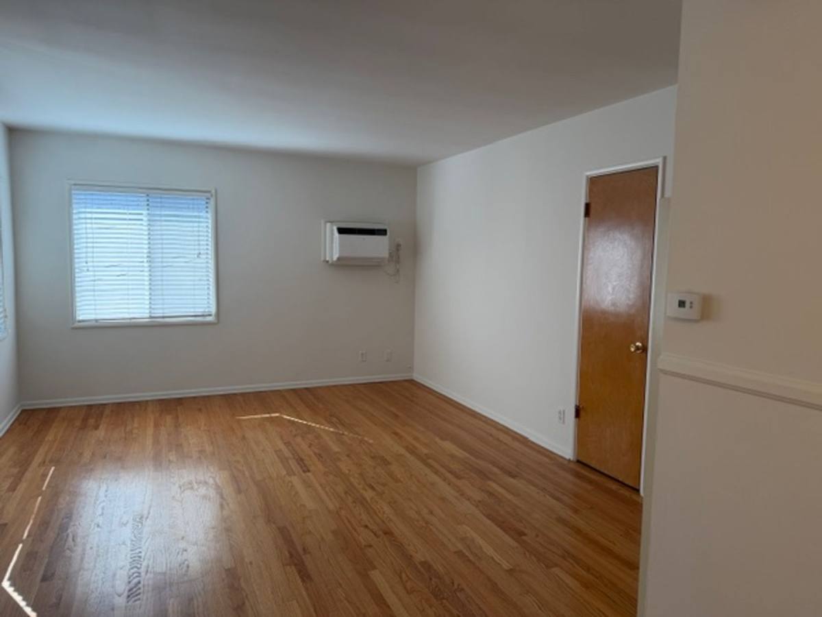 Apartment for rent at 1055 Thompson Ave, Glendale, CA 91201