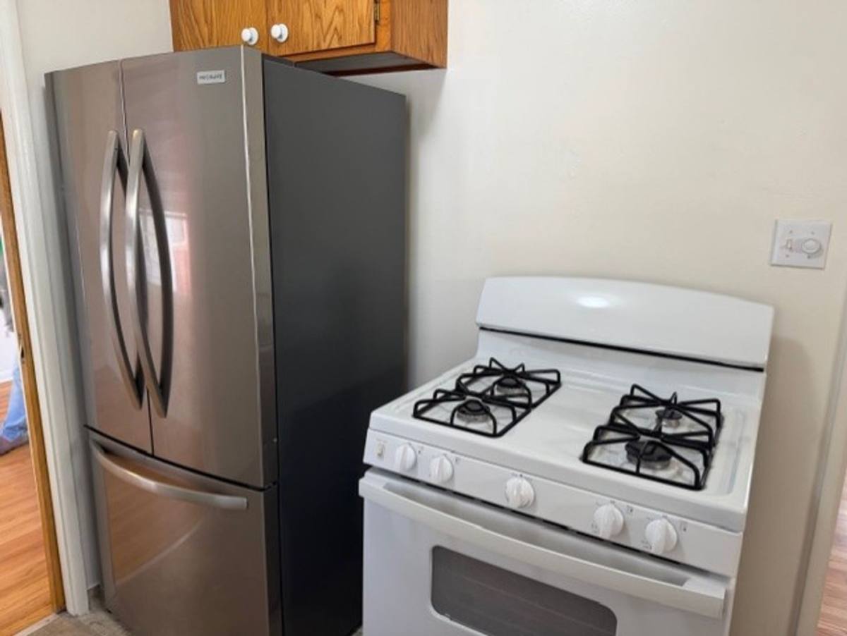 Apartment for rent at 1055 Thompson Ave, Glendale, CA 91201