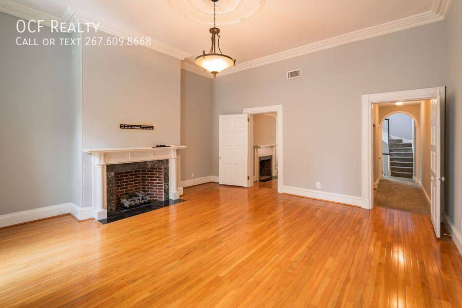 Apartment for rent at 535 Spruce St #B, Philadelphia, PA 19106
